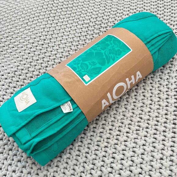 Aloha Collection• Beach Towel Heipua in GROVE - Picture 3 of 12